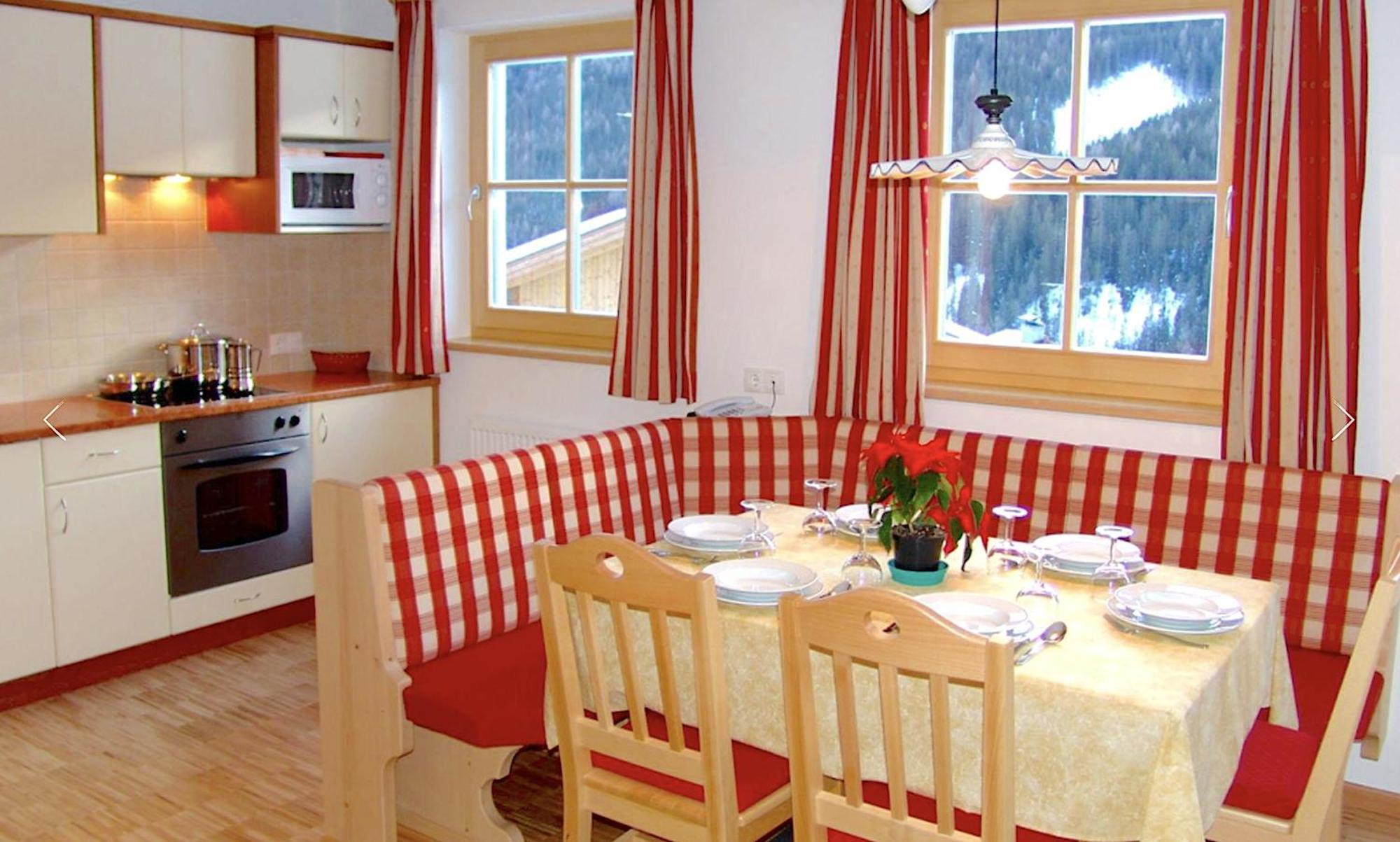 סאן קאסיאנו Apartments Serghela מראה חיצוני תמונה