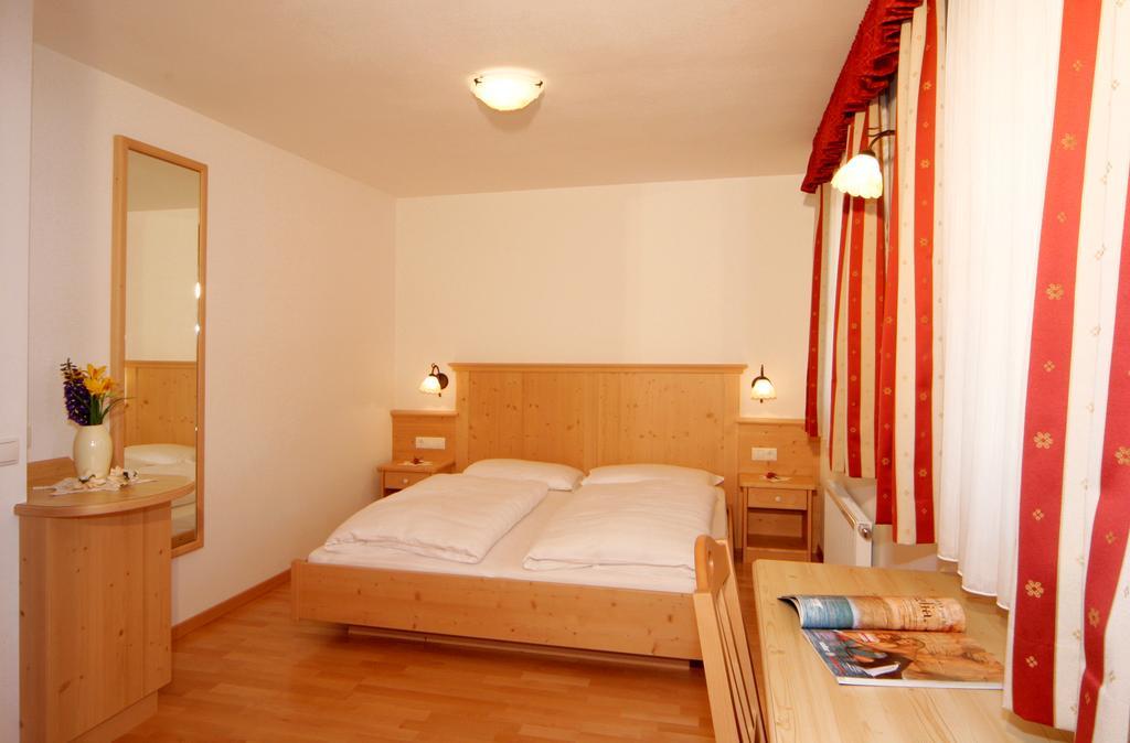 סאן קאסיאנו Apartments Serghela חדר תמונה
